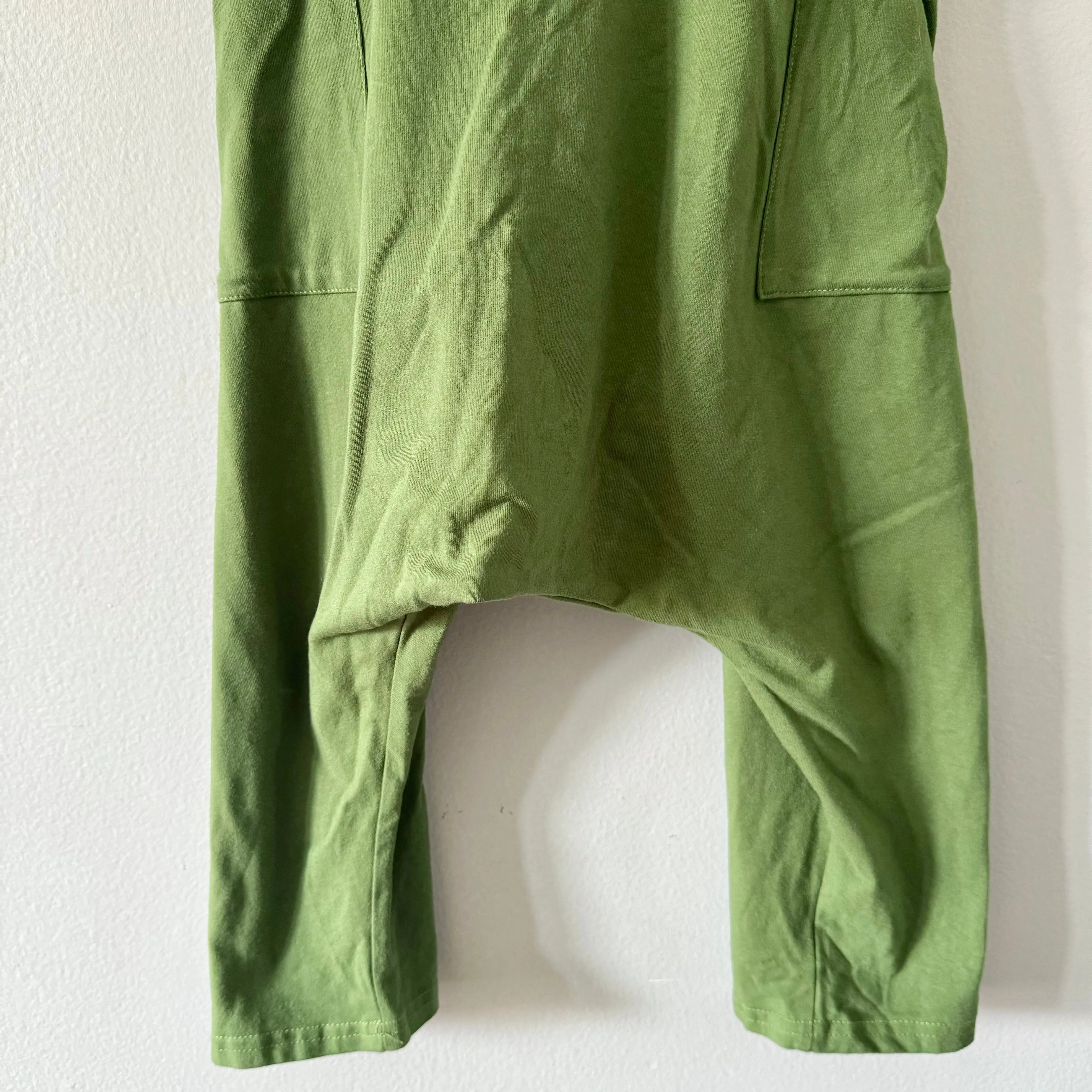 Feral & Free / Green cotton overalls / 5-6Y